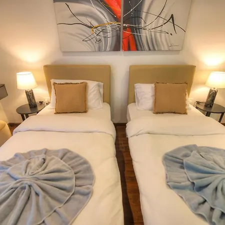 Chic 2bedroom Near Ferries Cesi1-1 アパート