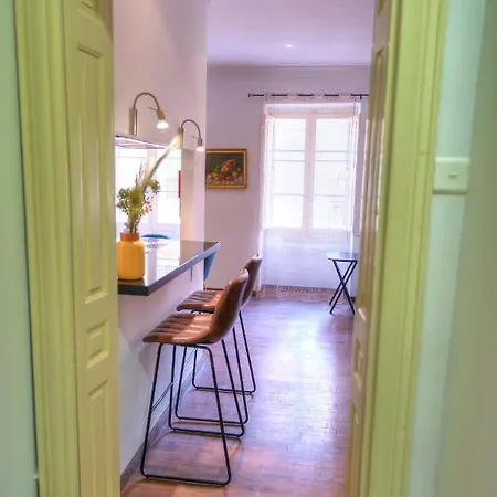 Chic 2bedroom Near Ferries Cesi1-1 *