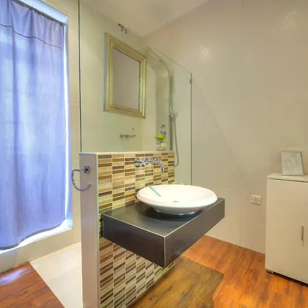 Chic 2bedroom Near Ferries Cesi1-1 Apartament *