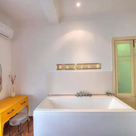 Chic 2bedroom Near Ferries Cesi1-1 Apartman *