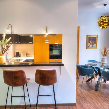 Chic 2bedroom Near Ferries Cesi1-1