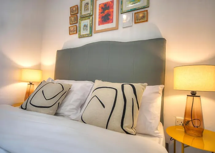 Chic 2bedroom Near Ferries Cesi1-1 *