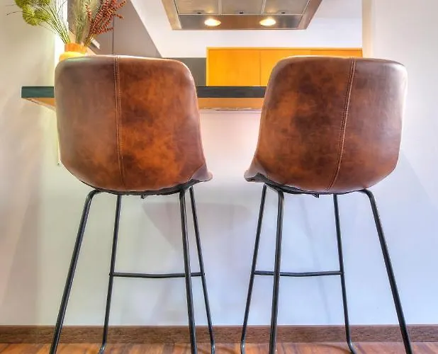 Chic 2bedroom Near Ferries Cesi1-1 Apartment