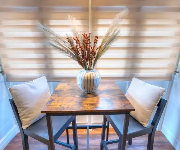 Chic 2bedroom Near Ferries Cesi1-1