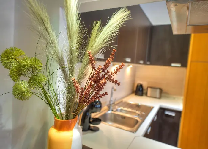 Chic 2bedroom Near Ferries Cesi1-1 Sliema