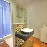 Chic 2bedroom Near Ferries Cesi1-1 Daire *