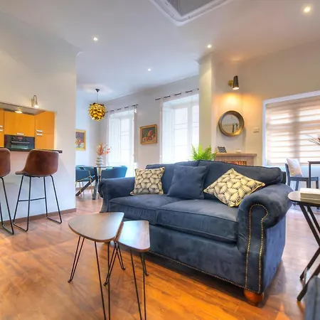 Daire Chic 2bedroom Near Ferries Cesi1-1 *